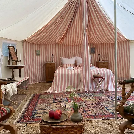 Glamping Im Gutspark - Park Malchin