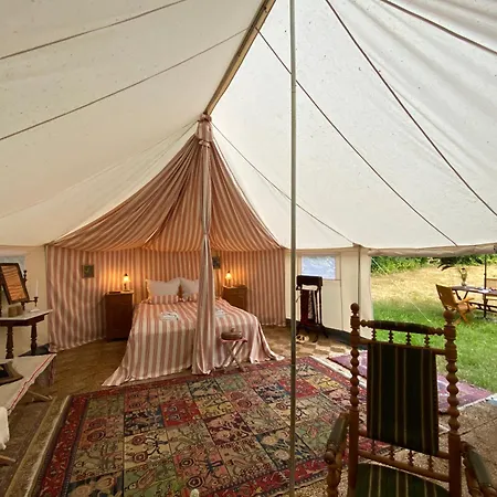 Glamping Im Gutspark - Park * Malchin