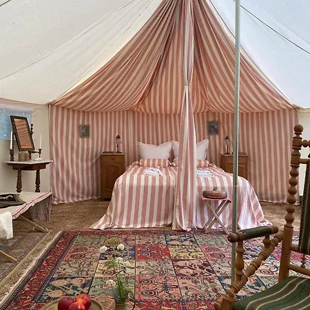 Glamping Im Gutspark - Park Malchin
