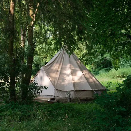 Glamping Im Gutspark - Park 豪华帐篷