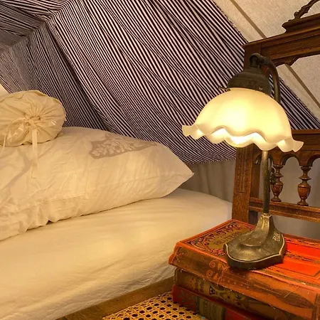 Glamping Im Gutspark - Park * 马尔欣